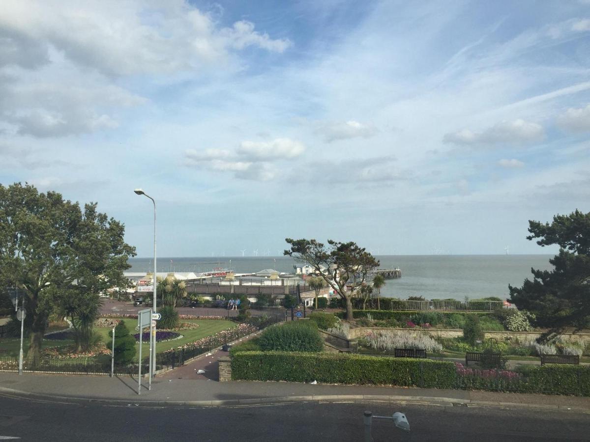 Beach Palace Clacton-on-Sea Exteriör bild
